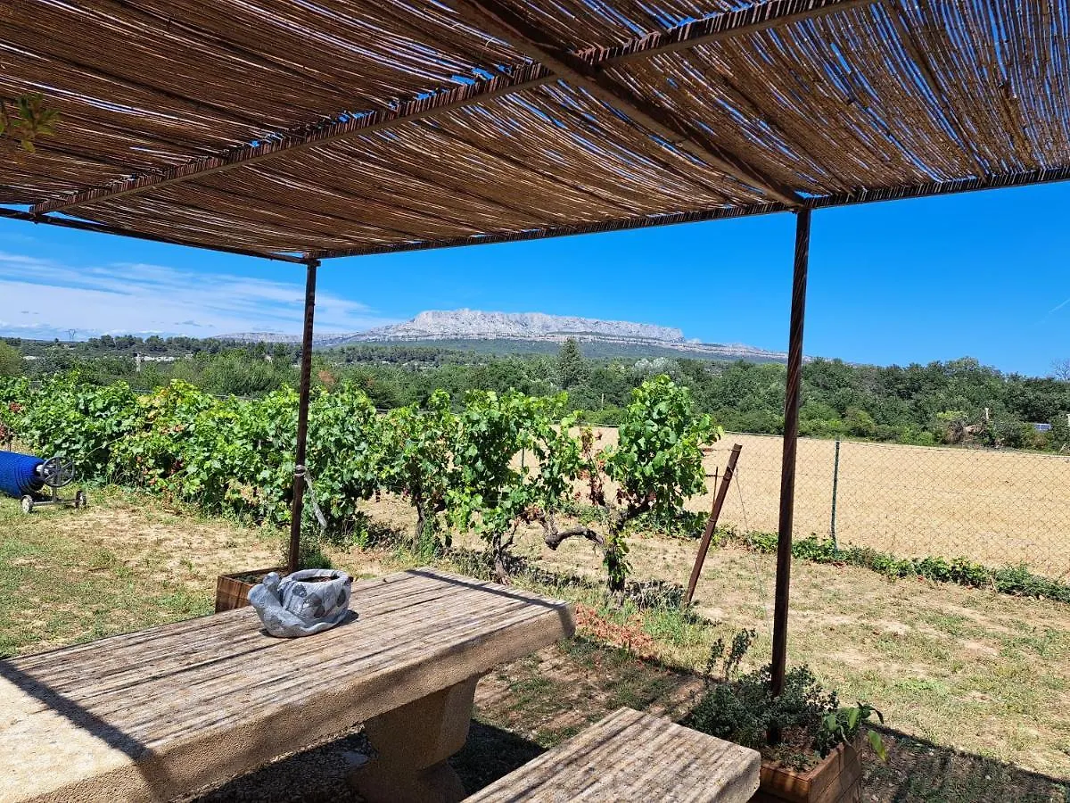 Villa Roulotte En Bois à Fuveau France